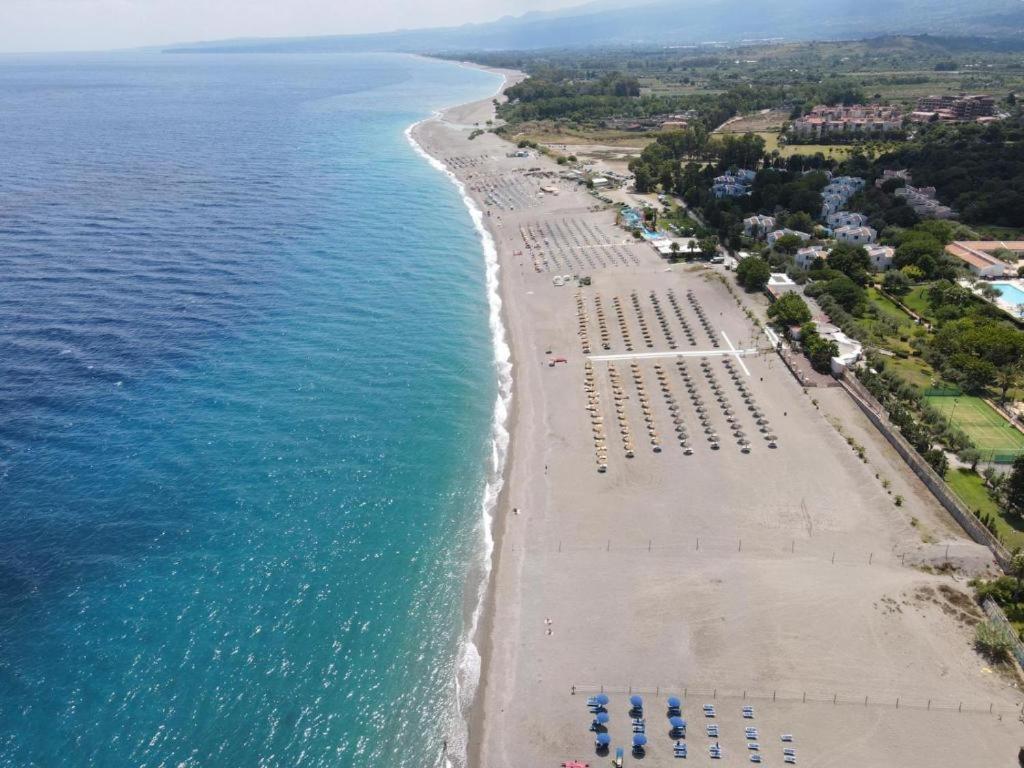 Apartment Naxos Glamour With Terrace, Parking And Etna View Giardini Naxos